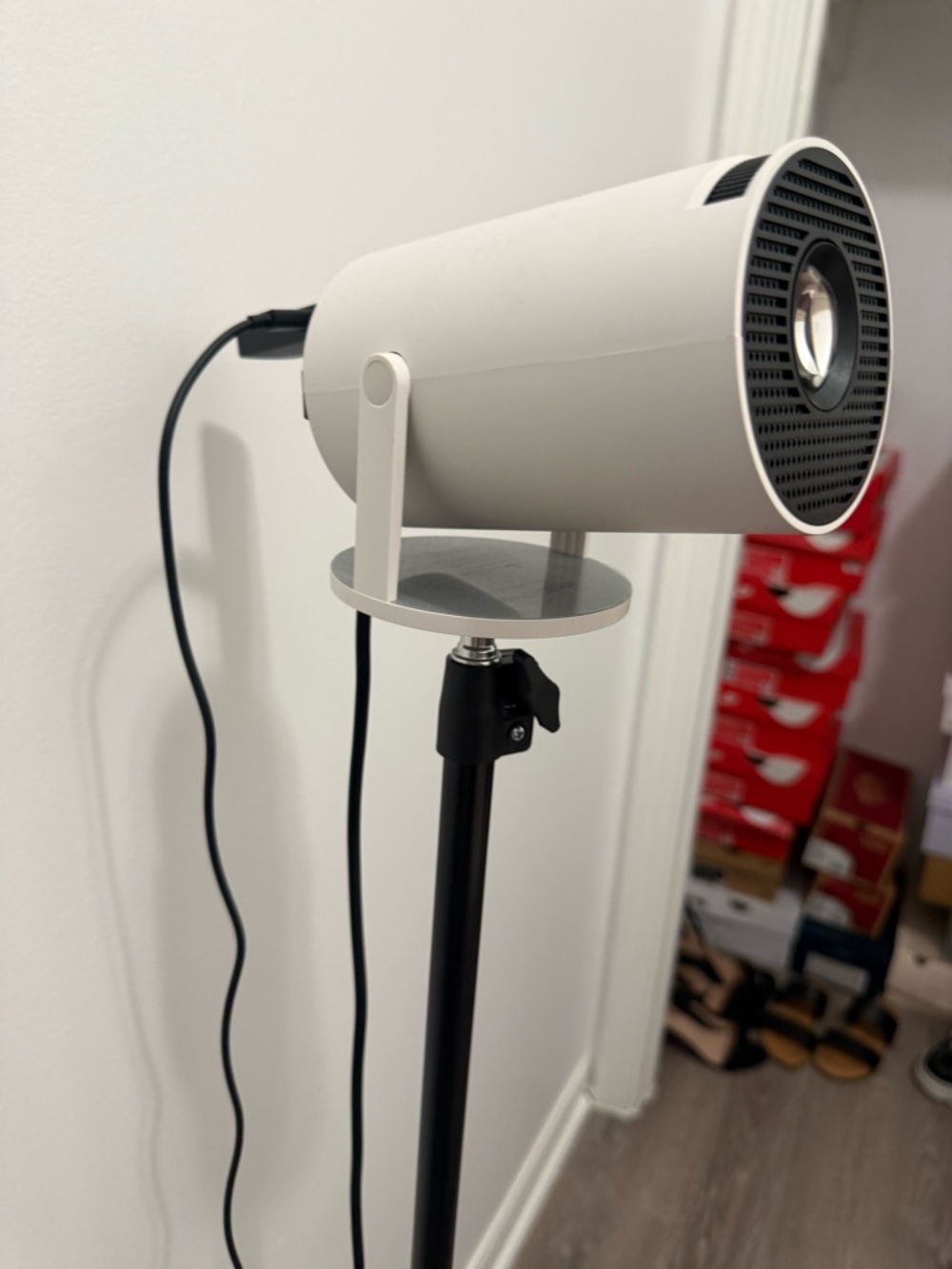 White Projector - Compact White Design - Picture 5 of 5